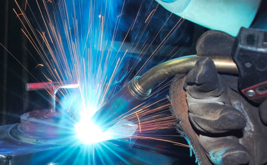 Как выбрать недорогой сварочный полуавтомат: обзор популярных моделей