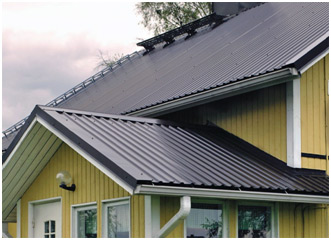 Скатная кровля из профнастила Скатная кровля из профнастила